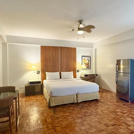 The Clipper House, Poblacion Makati Manila Bagian luar foto