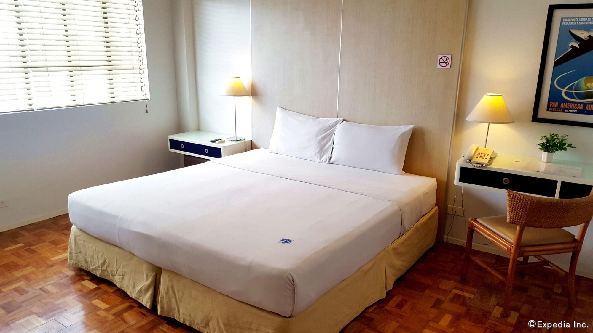 The Clipper House, Poblacion Makati Manila Bagian luar foto