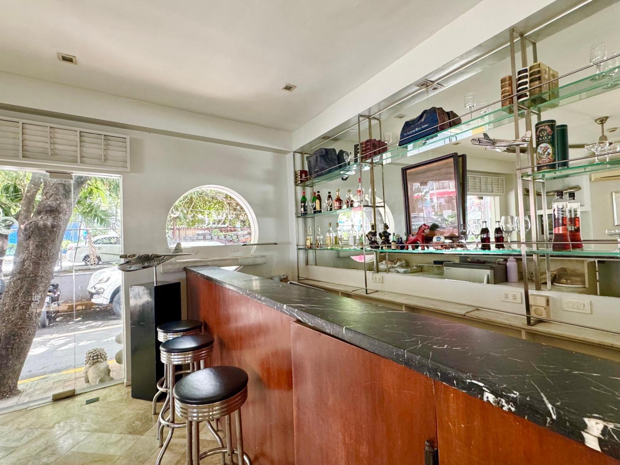 The Clipper House, Poblacion Makati Manila Bagian luar foto