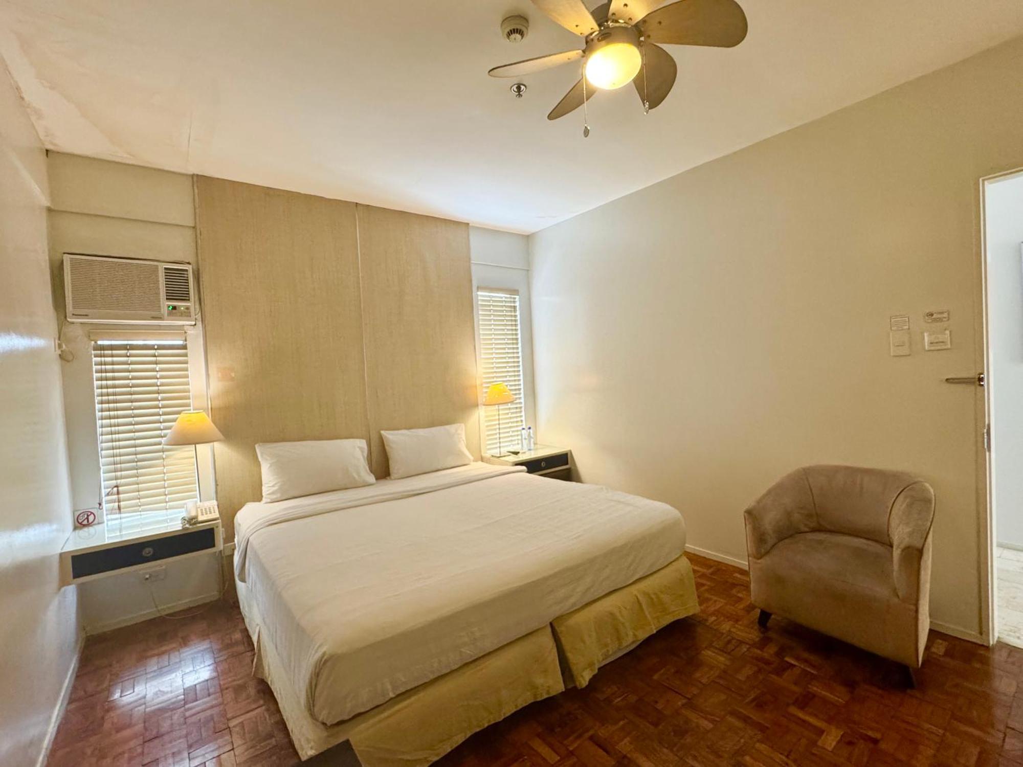 The Clipper House, Poblacion Makati Manila Bagian luar foto