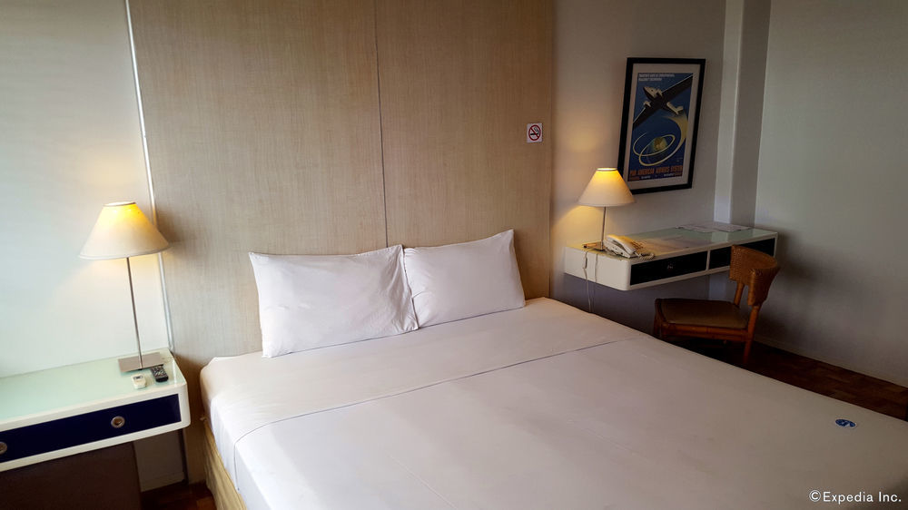 The Clipper House, Poblacion Makati Manila Bagian luar foto