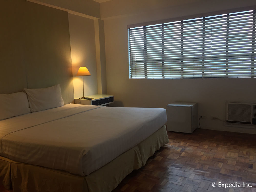 The Clipper House, Poblacion Makati Manila Bagian luar foto